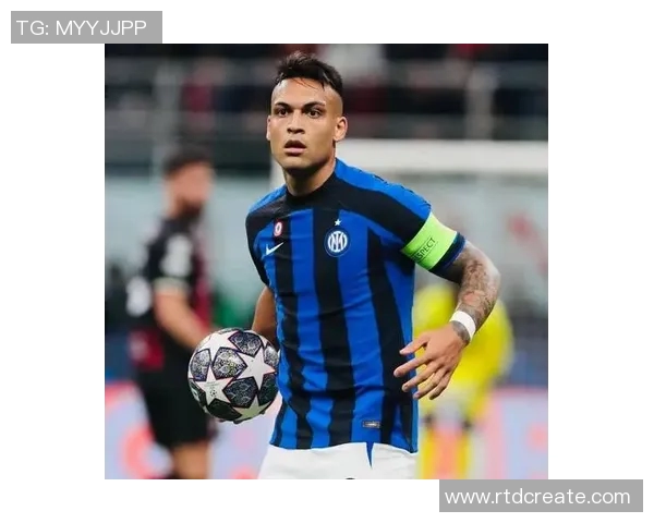 超级厉害的足球明星背后的奋斗故事与荣耀时刻揭秘 超级厉害的足球明星背后的奋斗故事与荣耀时刻揭秘