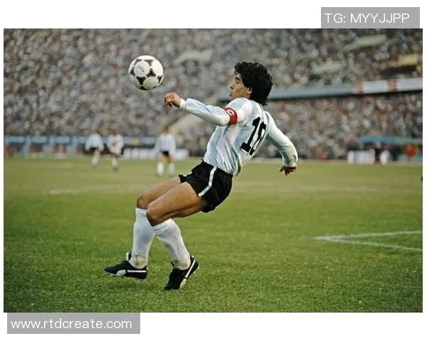 最近足球明星热度排名揭晓谁是当今足坛最受欢迎的球员 最近足球明星热度排名揭晓谁是当今足坛最受欢迎的球员