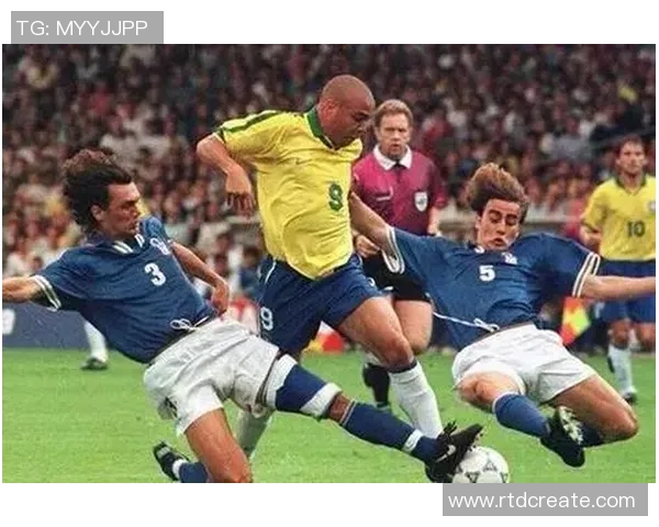 我心目中最喜爱的足球明星及其辉煌成就与传奇故事分享